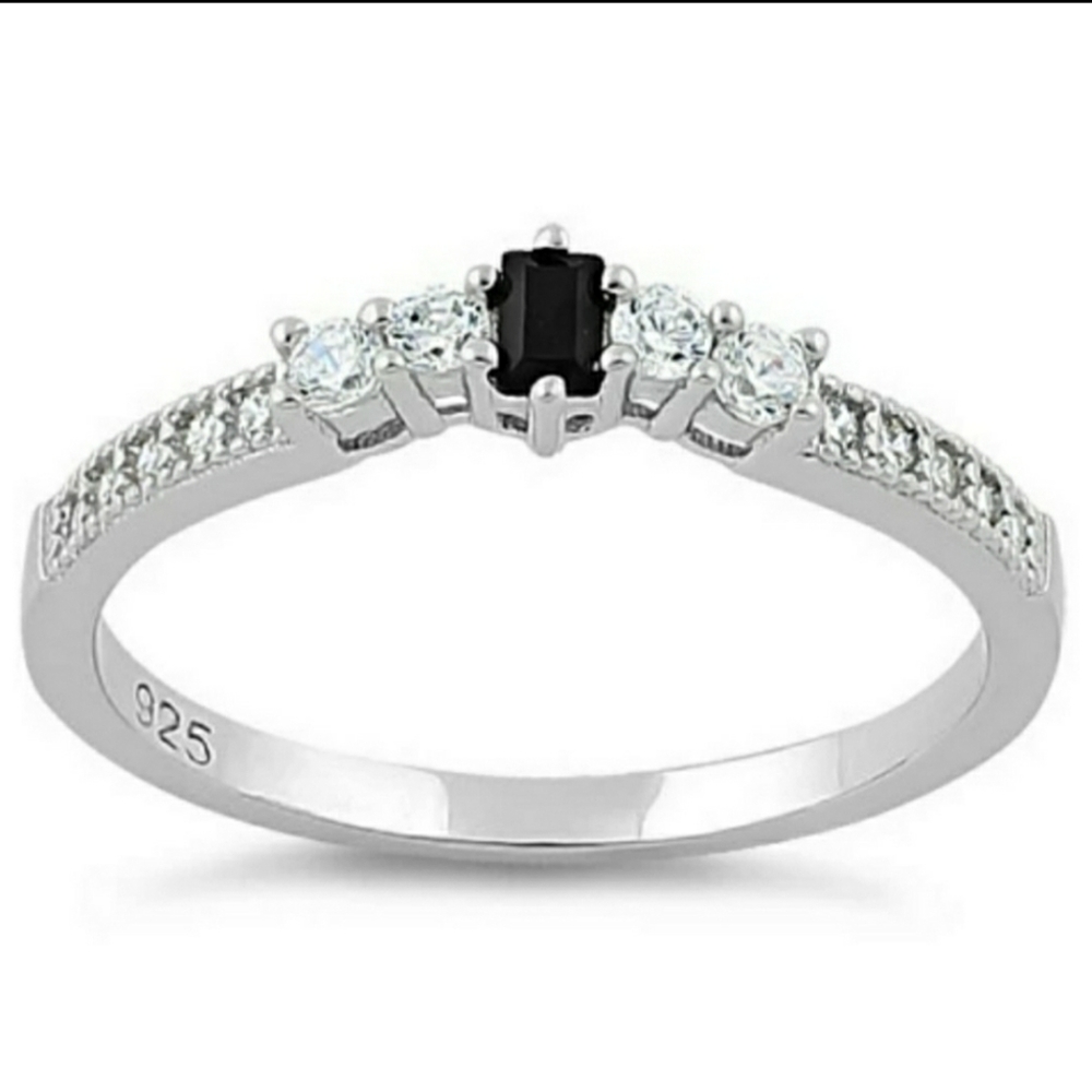 Gorgeous Silver Black Sapphire & Diamond Ring